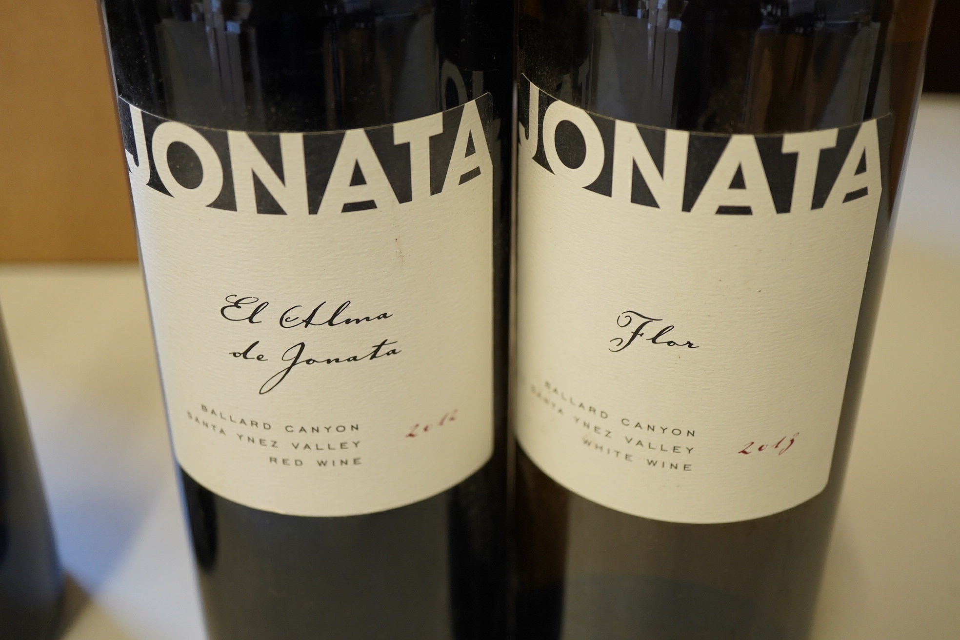 California, USA: A mixed parcel of white wine